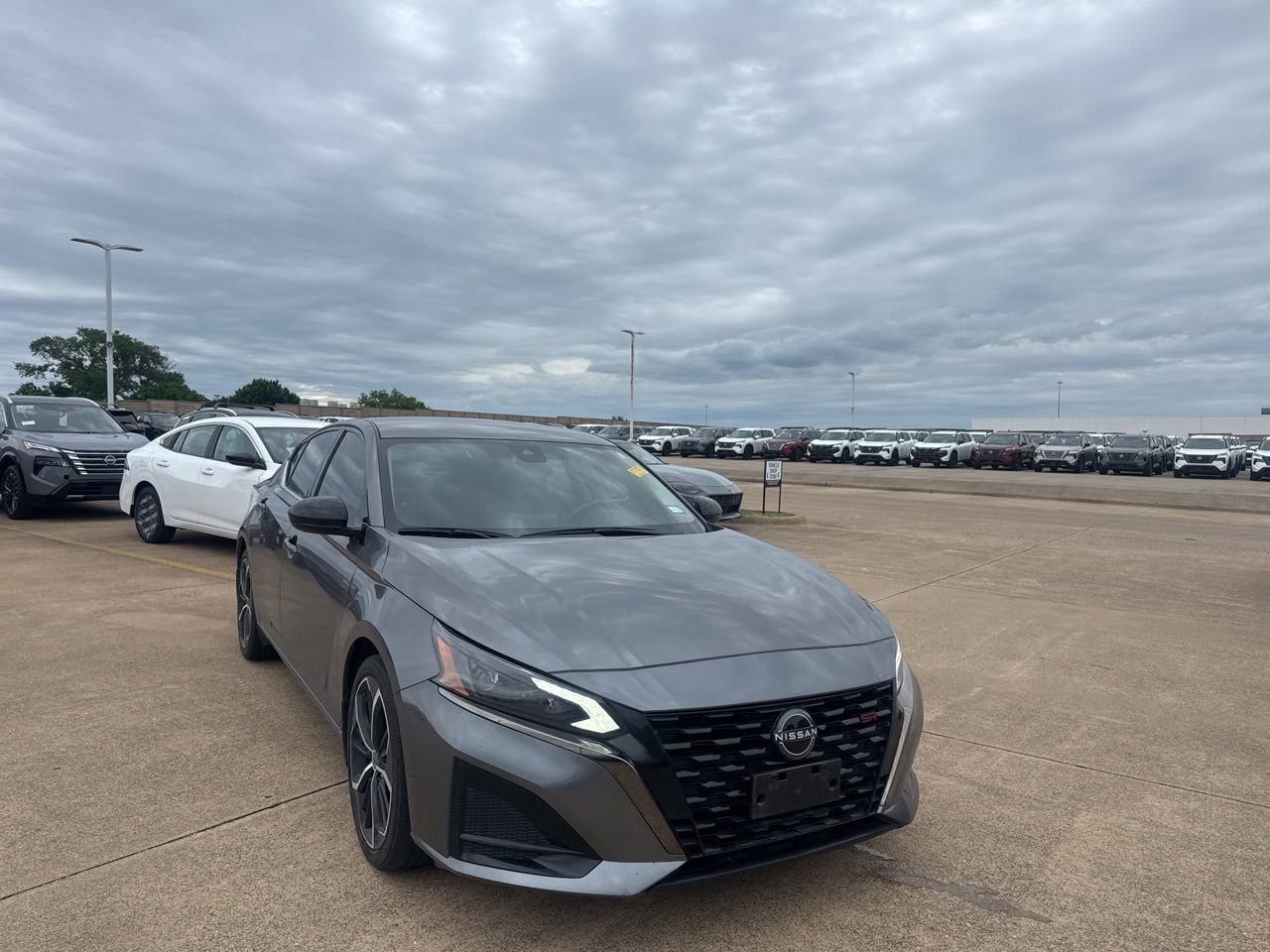 Certified 2024 Nissan Altima 2.5 SR FWD image 2