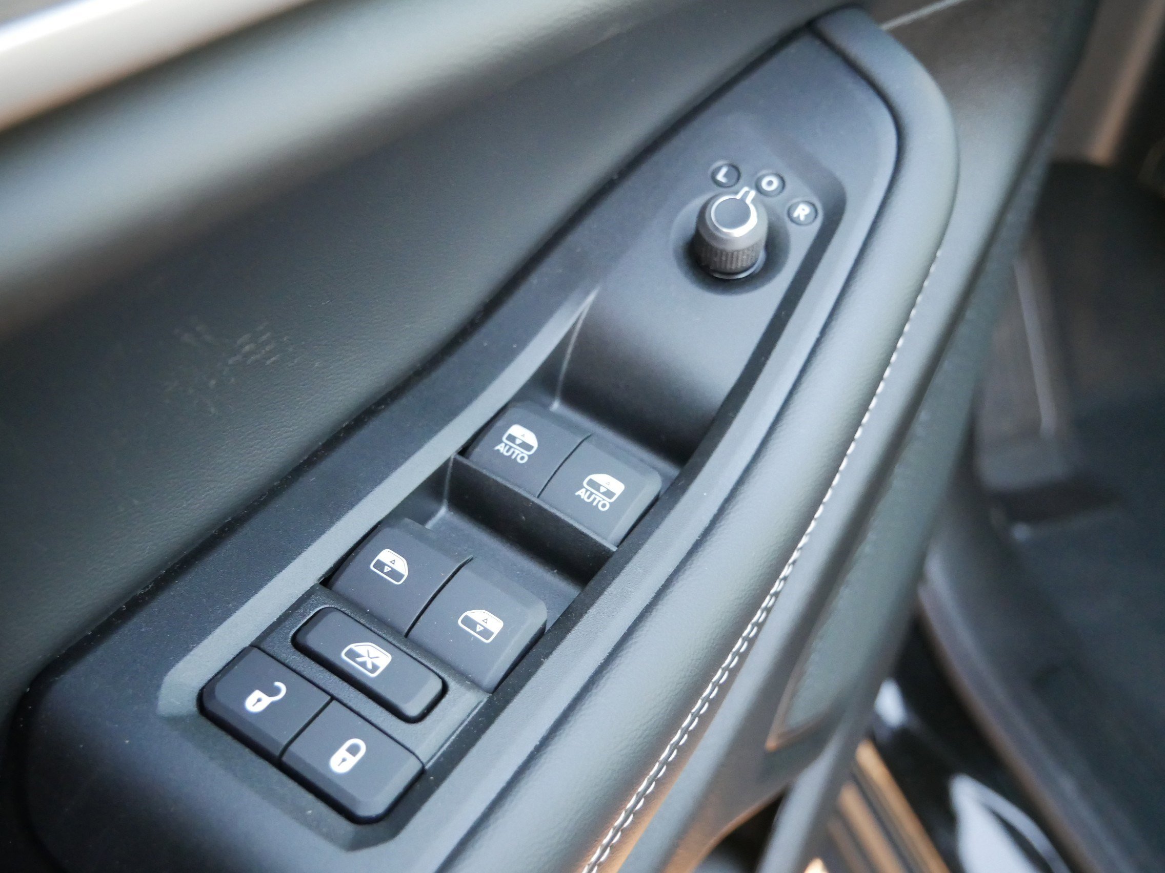 New 2025 Jeep Grand Cherokee L Limited w/ Black Appearance Package image 12