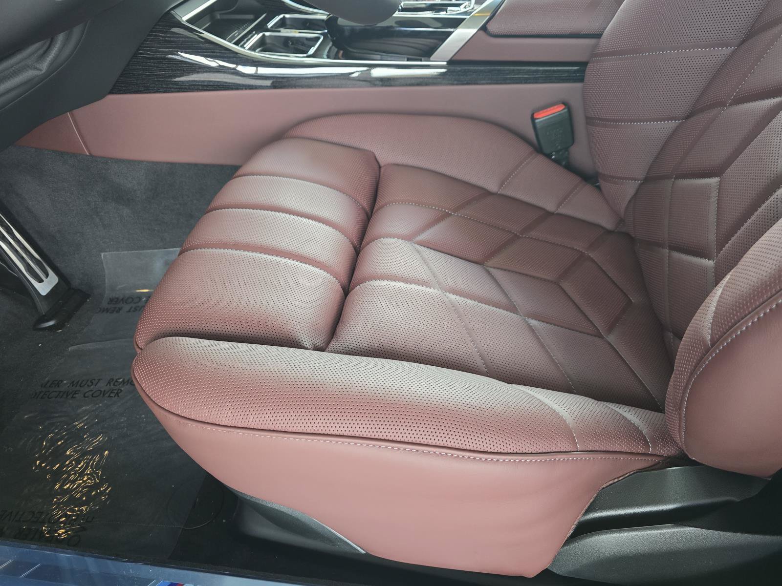 New 2026 BMW 750e xDrive AWD/4WD image 16