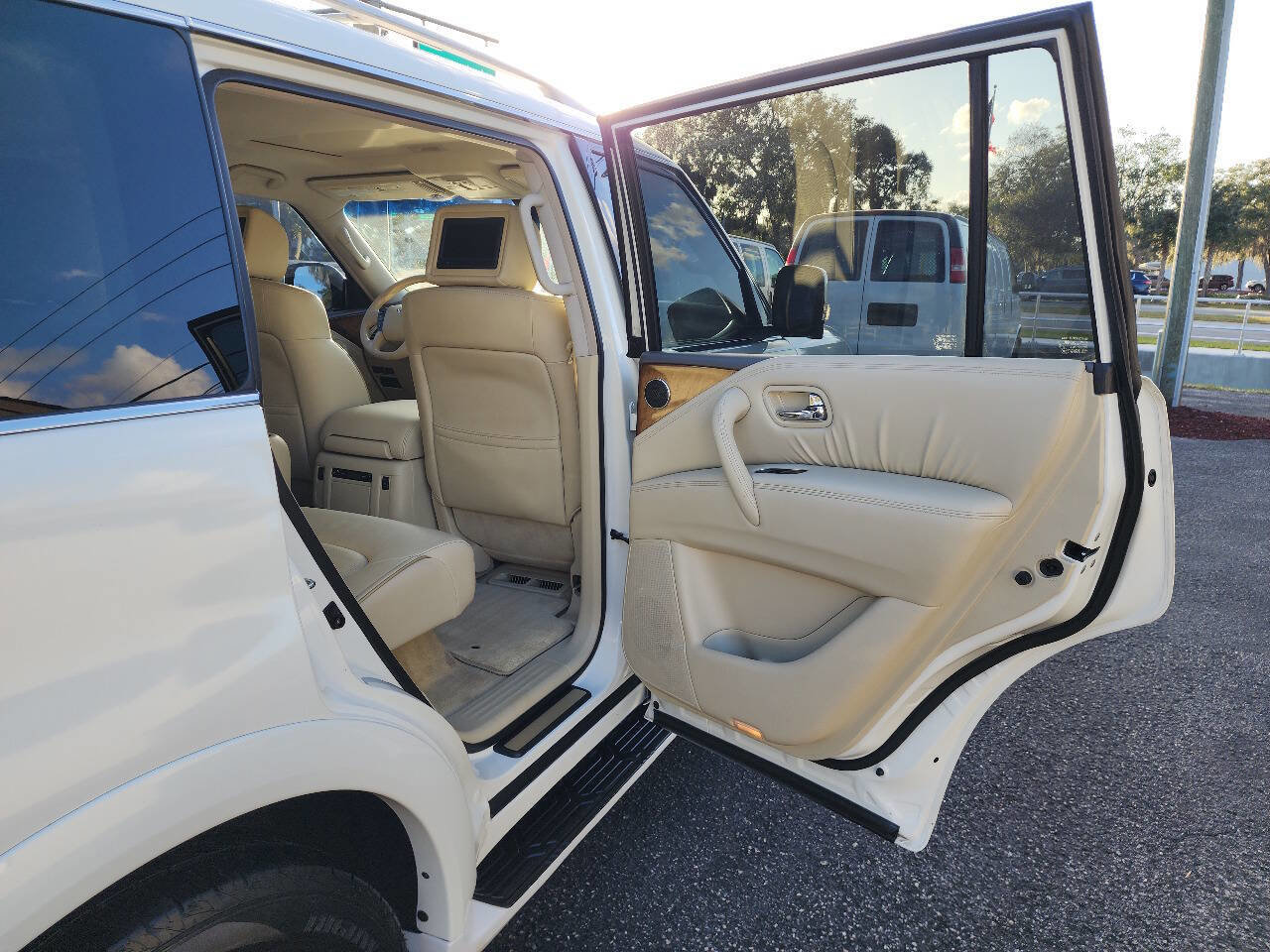 Used 2012 INFINITI QX56 2WD w/ Theater Pkg image 34