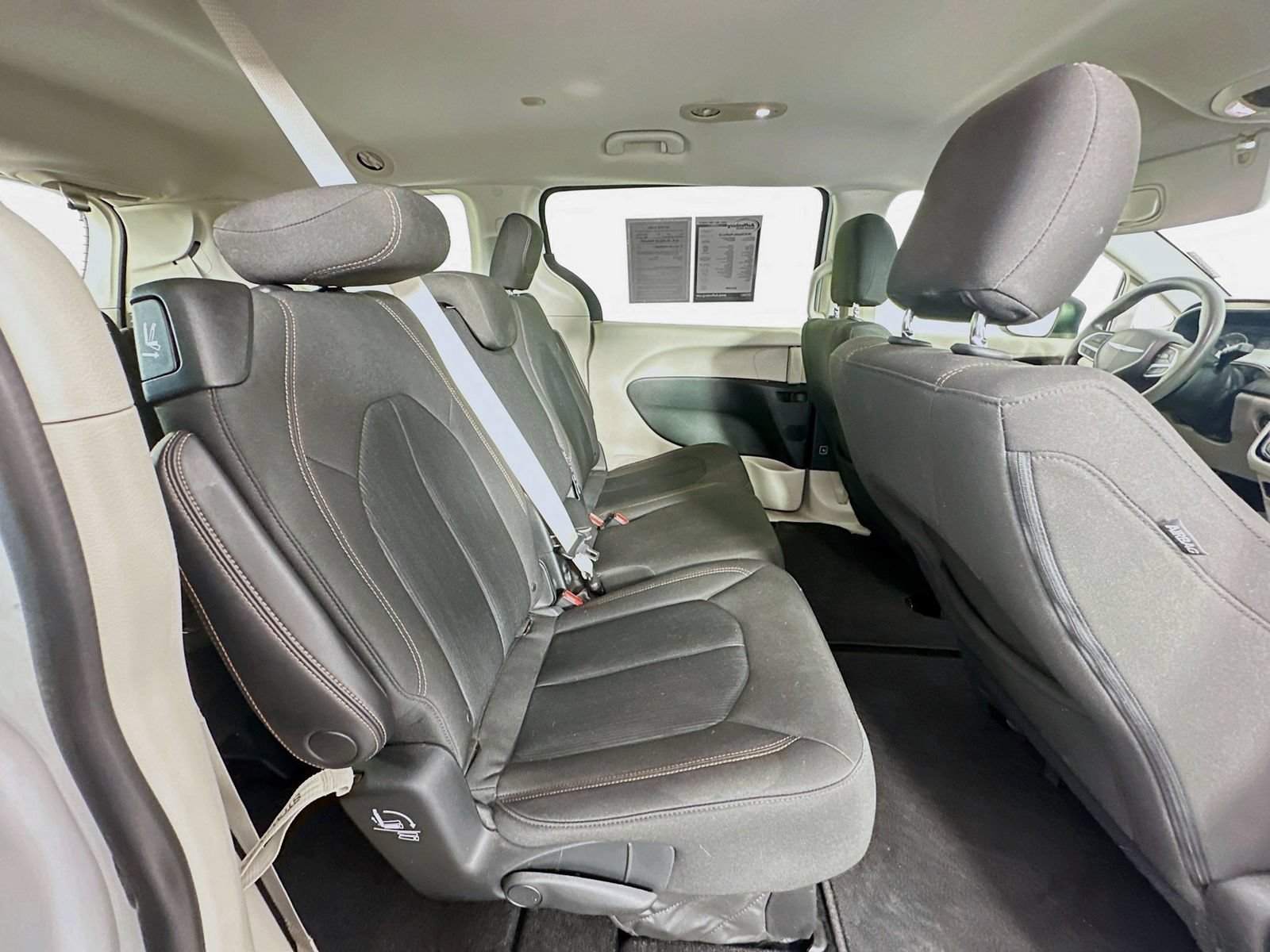 Used 2018 Chrysler Pacifica LX FWD image 31