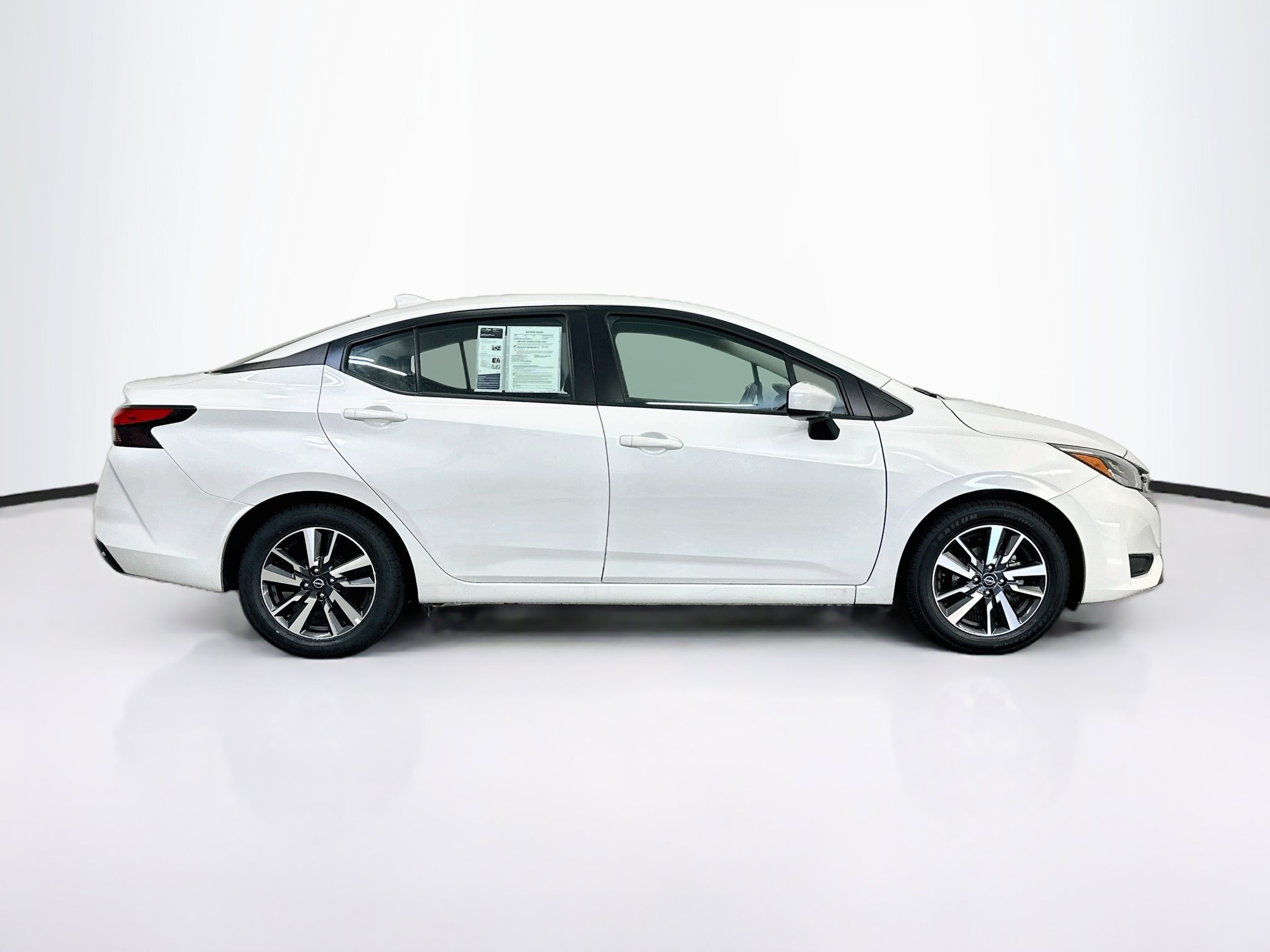 Used 2025 Nissan Versa SV FWD image 10