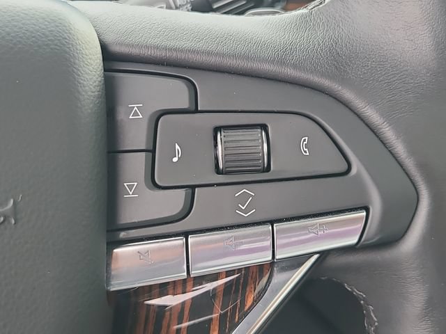 Used 2024 Cadillac Escalade ESV Premium Luxury w/ Performance Package AWD/4WD image 26