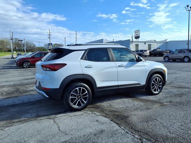 Used 2025 Chevrolet TrailBlazer LT FWD image 16