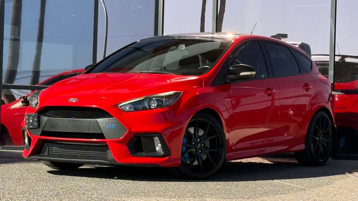 Used 2018 Ford Focus RS AWD/4WD image 2
