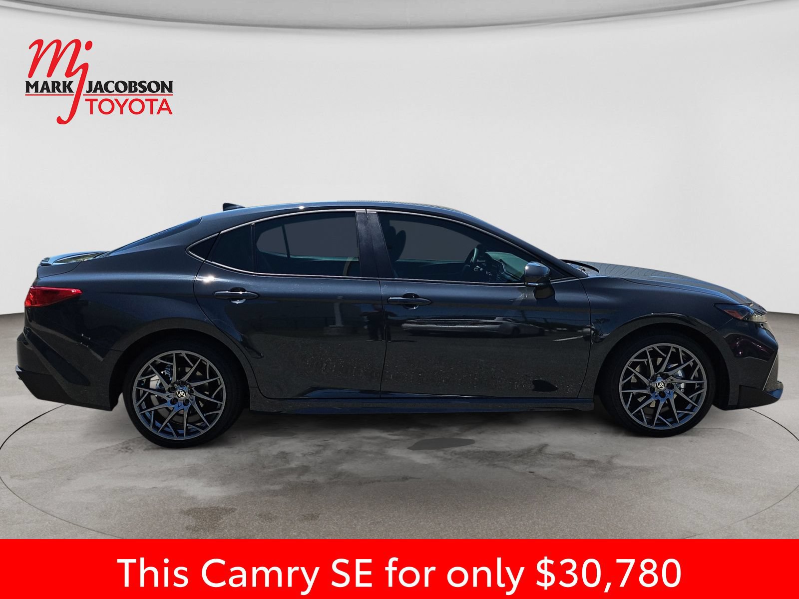 Used 2025 Toyota Camry SE w/ Convenience Package FWD image 7