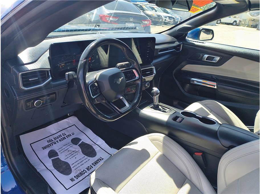 Used 2024 Ford Mustang Premium RWD image 3