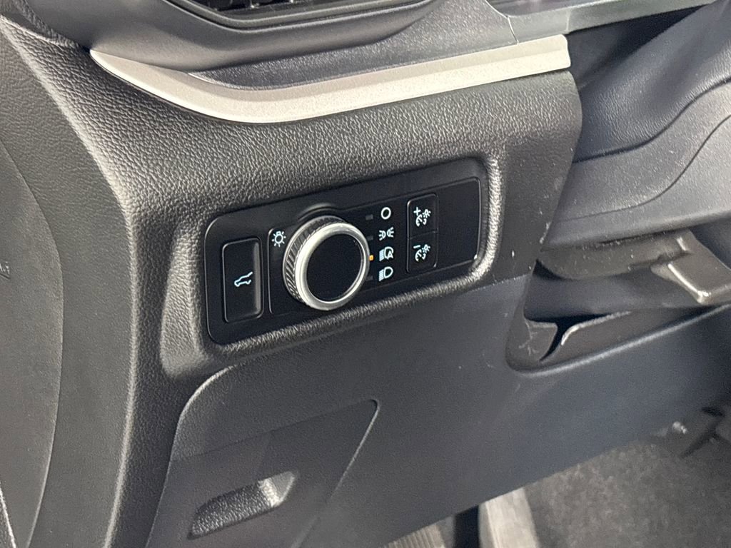 Used 2024 Ford Explorer XLT image 13