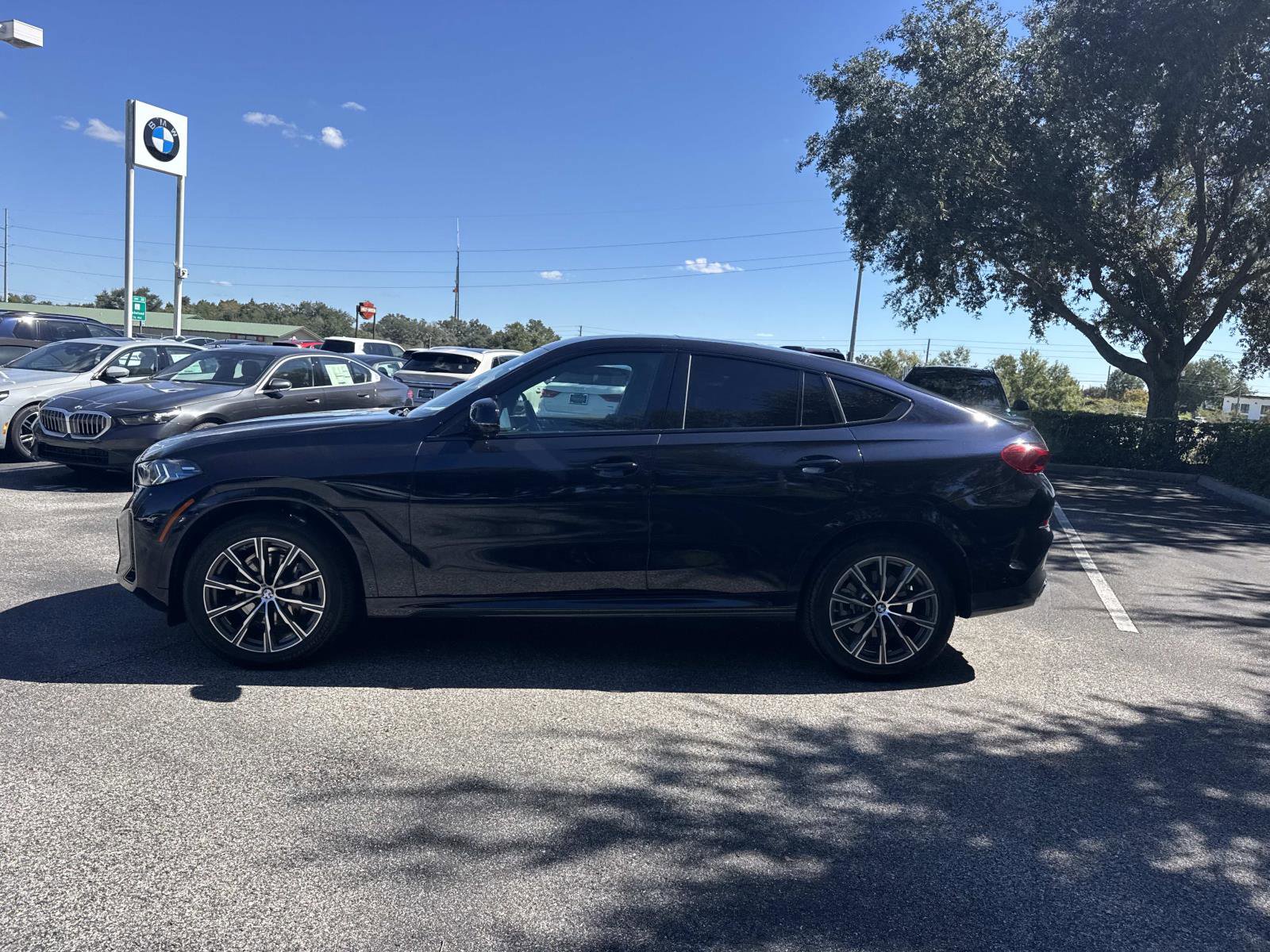 Certified 2025 BMW X6 xDrive40i image 8