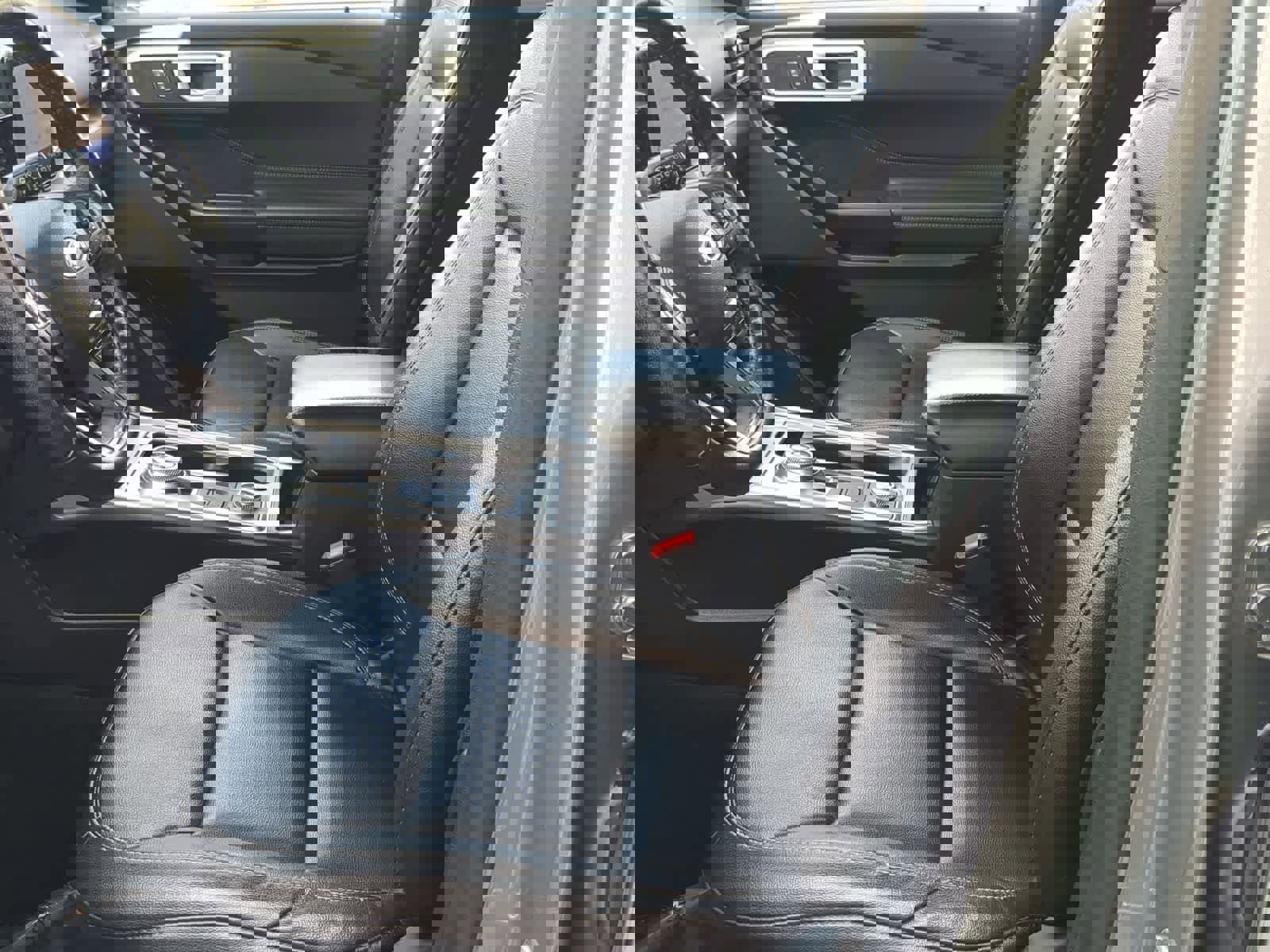 Used 2020 Ford Explorer XLT w/ Equipment Group 202A image 16