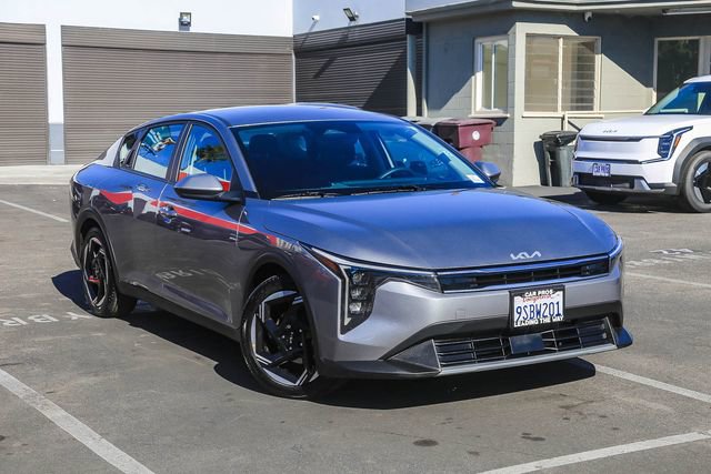 Used 2025 Kia K4 EX image 2