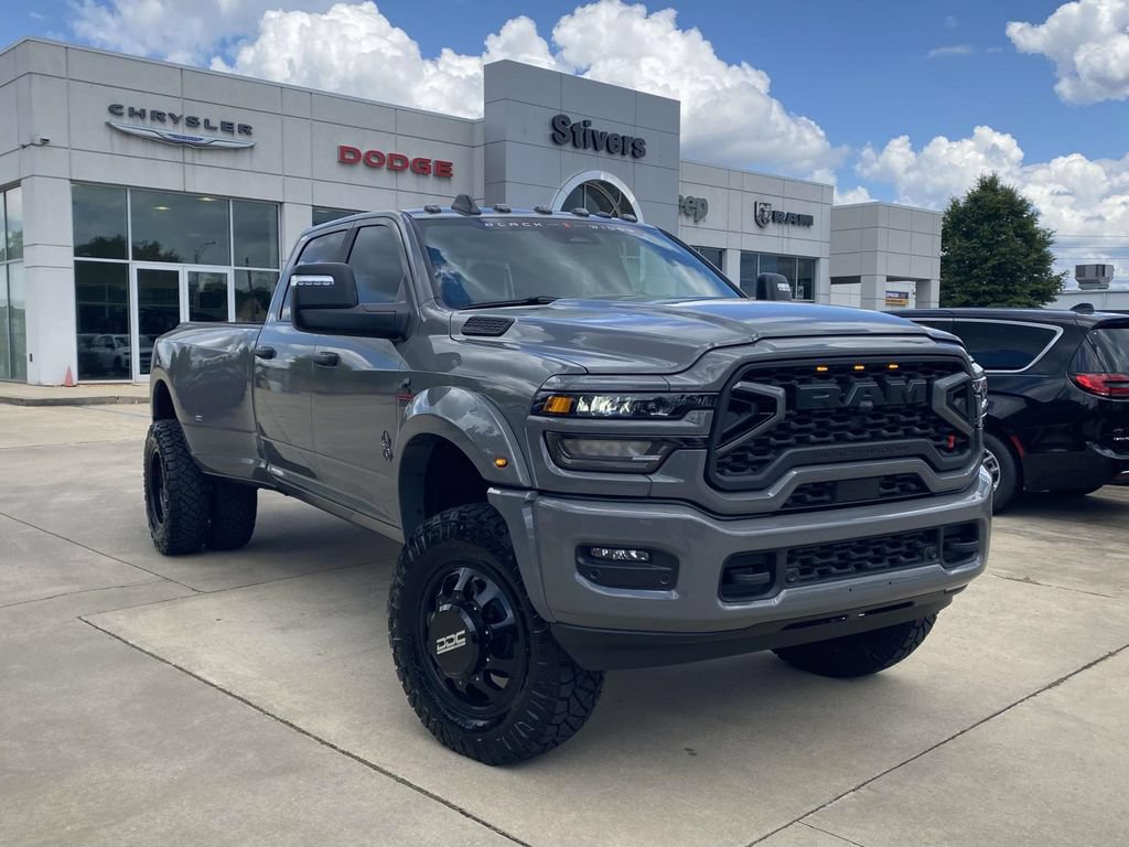 New 2026 RAM 3500 Big Horn AWD/4WD image 32