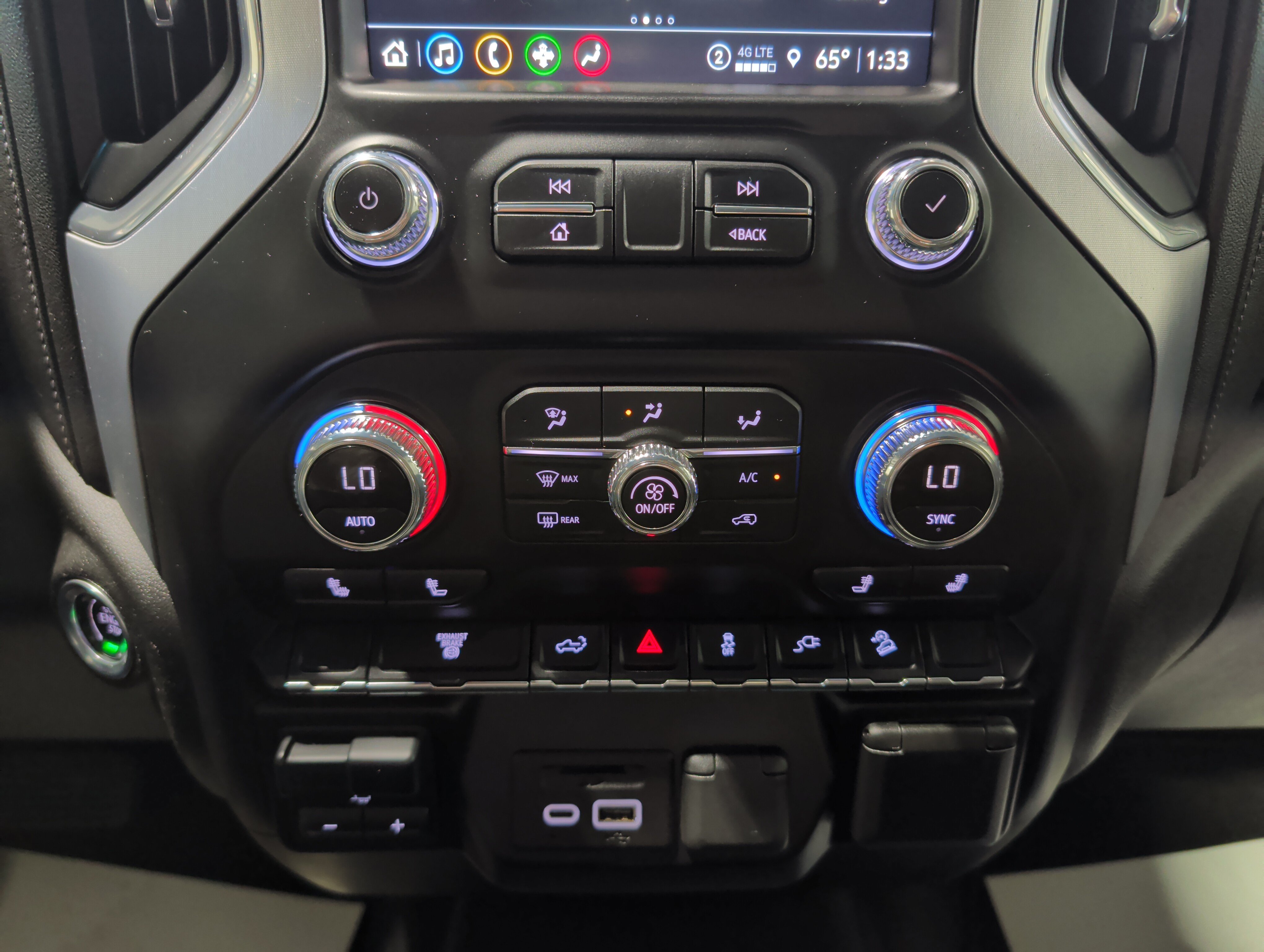 Used 2022 GMC Sierra 2500 SLT w/ X31 Off-Road Package AWD/4WD image 26