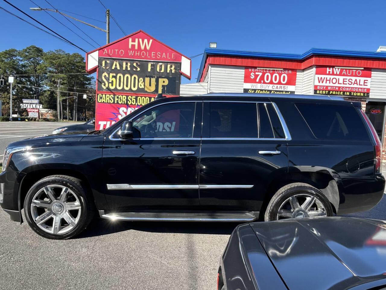 Used 2016 Cadillac Escalade Luxury image 8