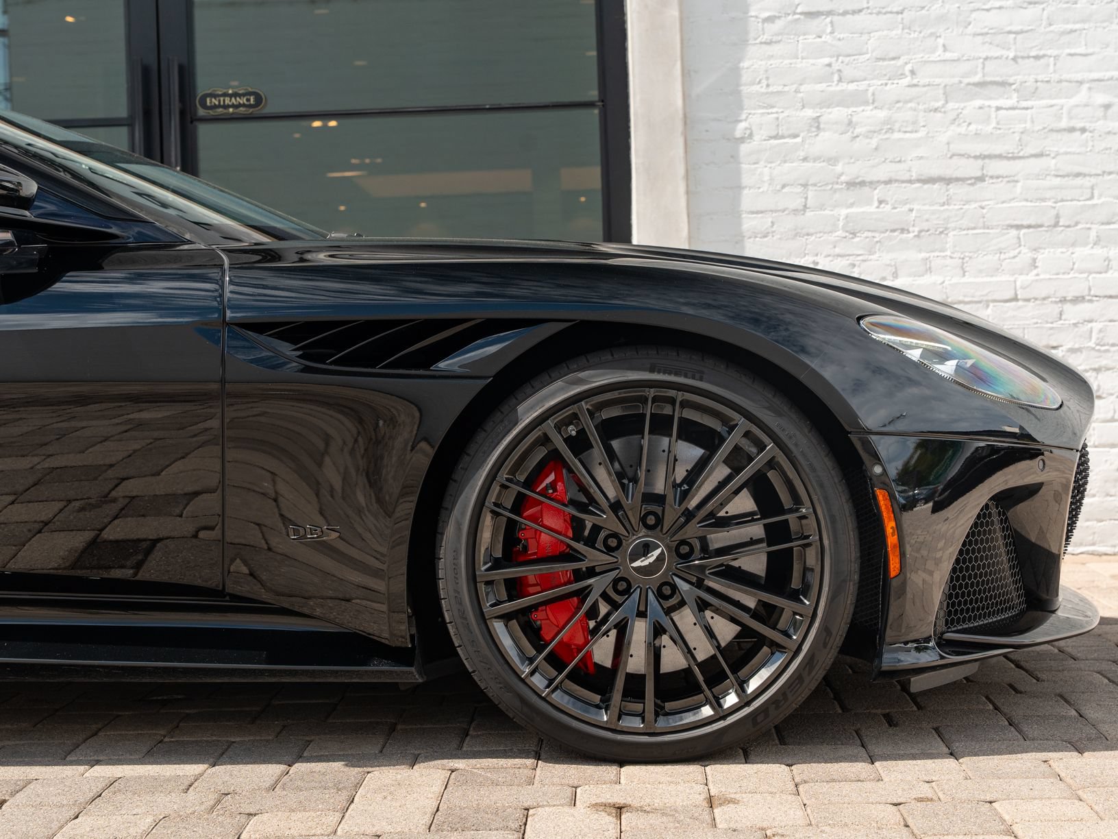 Used 2023 Aston Martin DBS Superleggera Volante RWD image 4