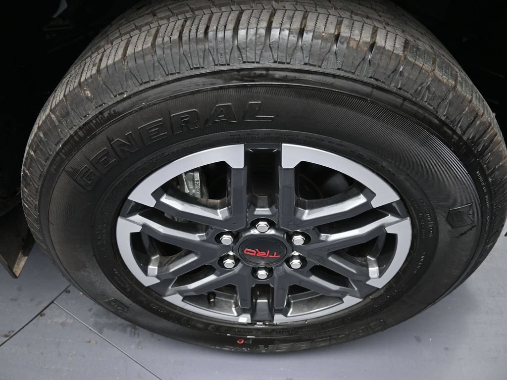 New 2024 Toyota Tacoma TRD Sport w/ TRD Sport Upgrade Package AWD/4WD image 13