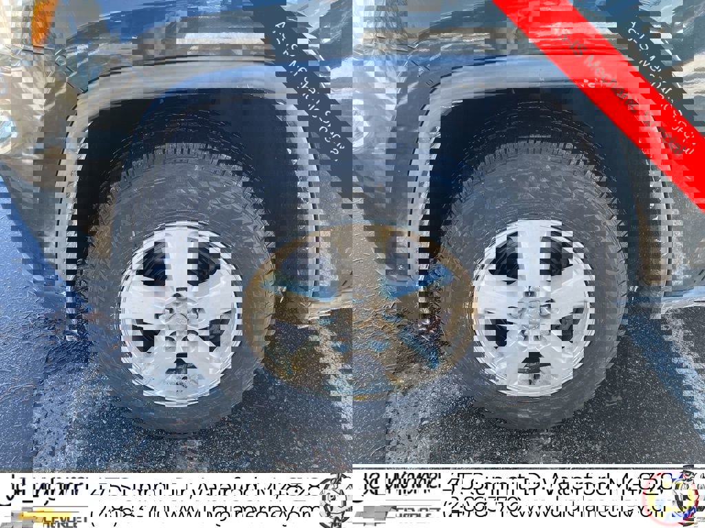 Used 2011 Jeep Grand Cherokee Laredo w/ Trailer Tow Group image 9