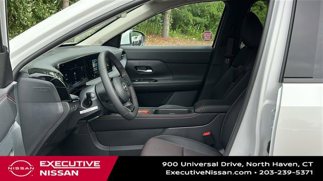 Used 2025 Nissan Kicks SR w/ Interior Electronics Package FWD image 10