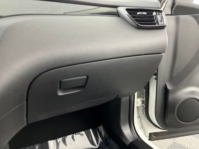 Used 2021 Nissan Rogue Sport SV FWD image 39