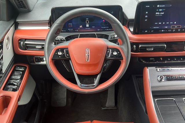 Used 2025 Lincoln Aviator Reserve w/ Equipment Group 201A image 12