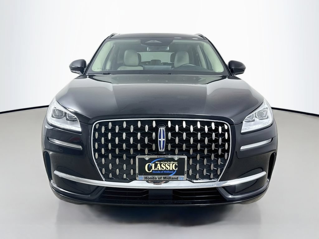Used 2025 Lincoln Corsair Grand Touring w/ Towing Package AWD/4WD image 2