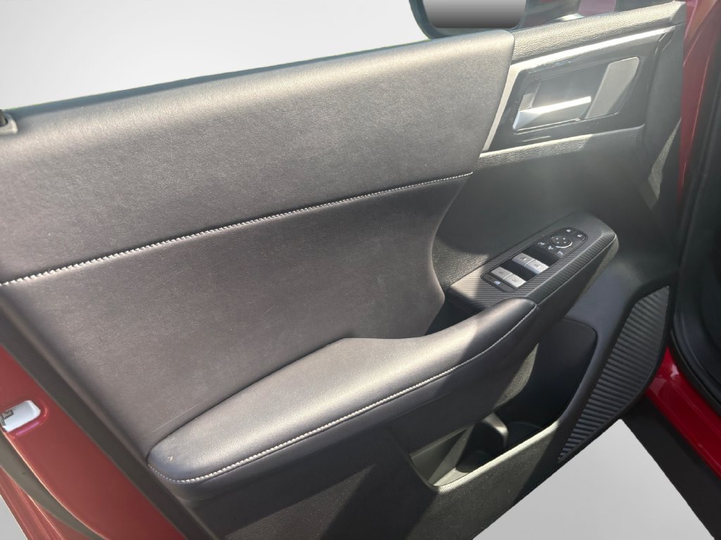 Used 2025 Mitsubishi Outlander SE AWD/4WD image 14