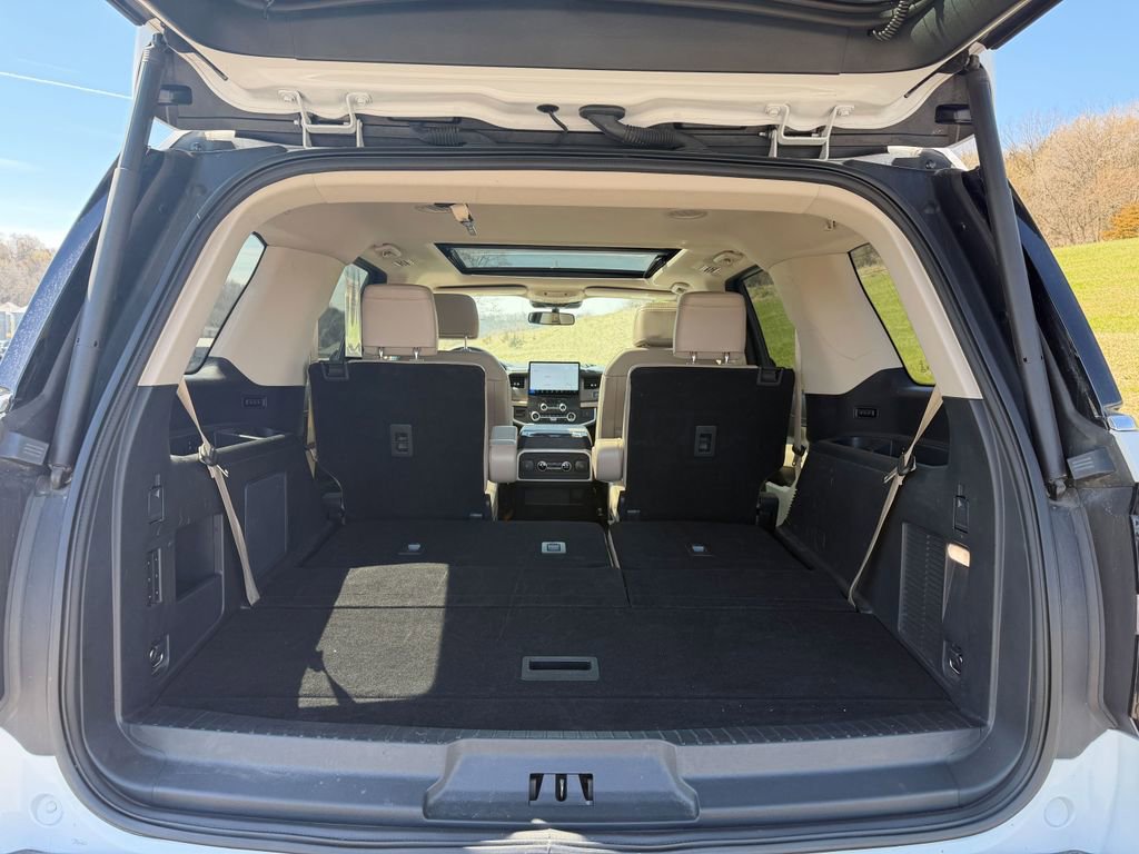 Used 2024 Ford Expedition Limited image 9