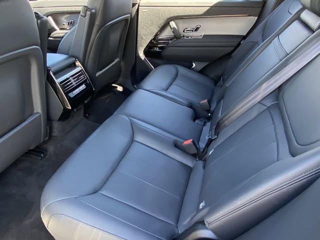 Used 2023 Land Rover Range Rover Sport SE image 25
