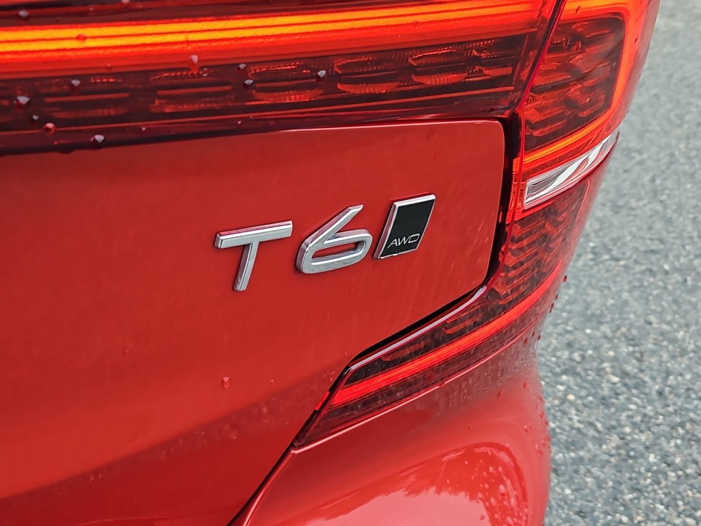 Used 2019 Volvo S60 T6 Momentum AWD/4WD image 12