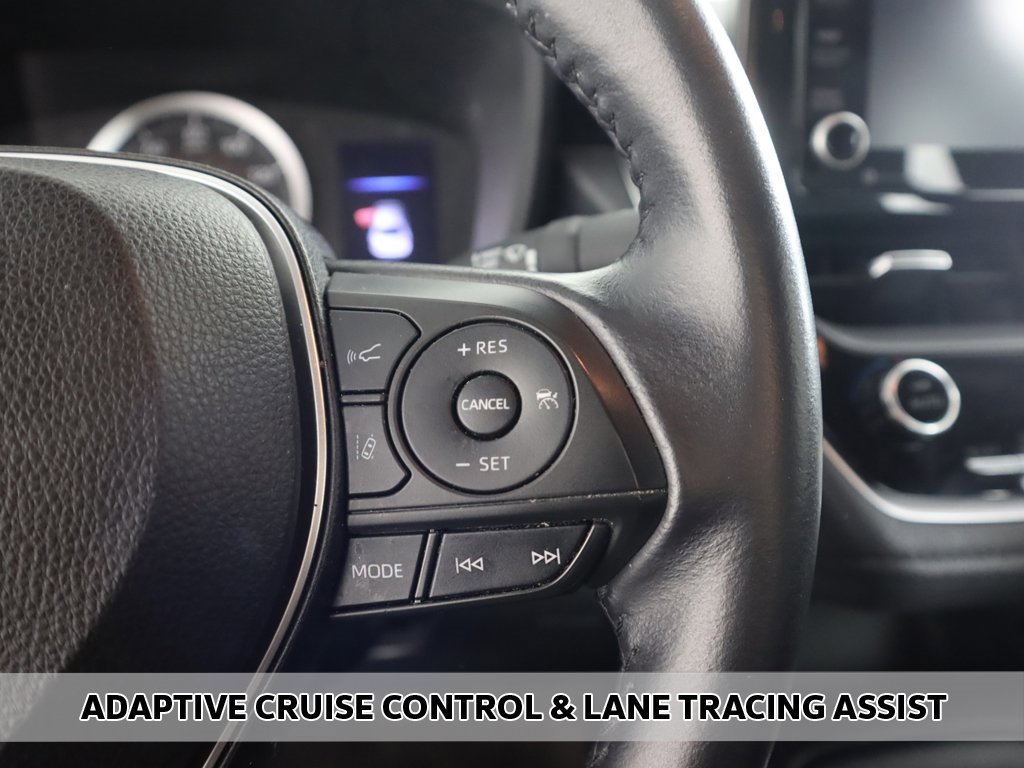 Used 2022 Toyota Corolla SE image 3