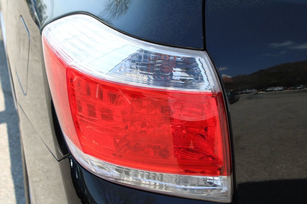 Used 2013 Toyota Highlander SE AWD/4WD image 10