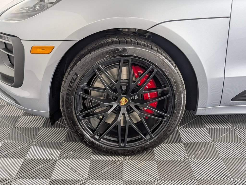 New 2026 Porsche Macan GTS AWD/4WD image 11