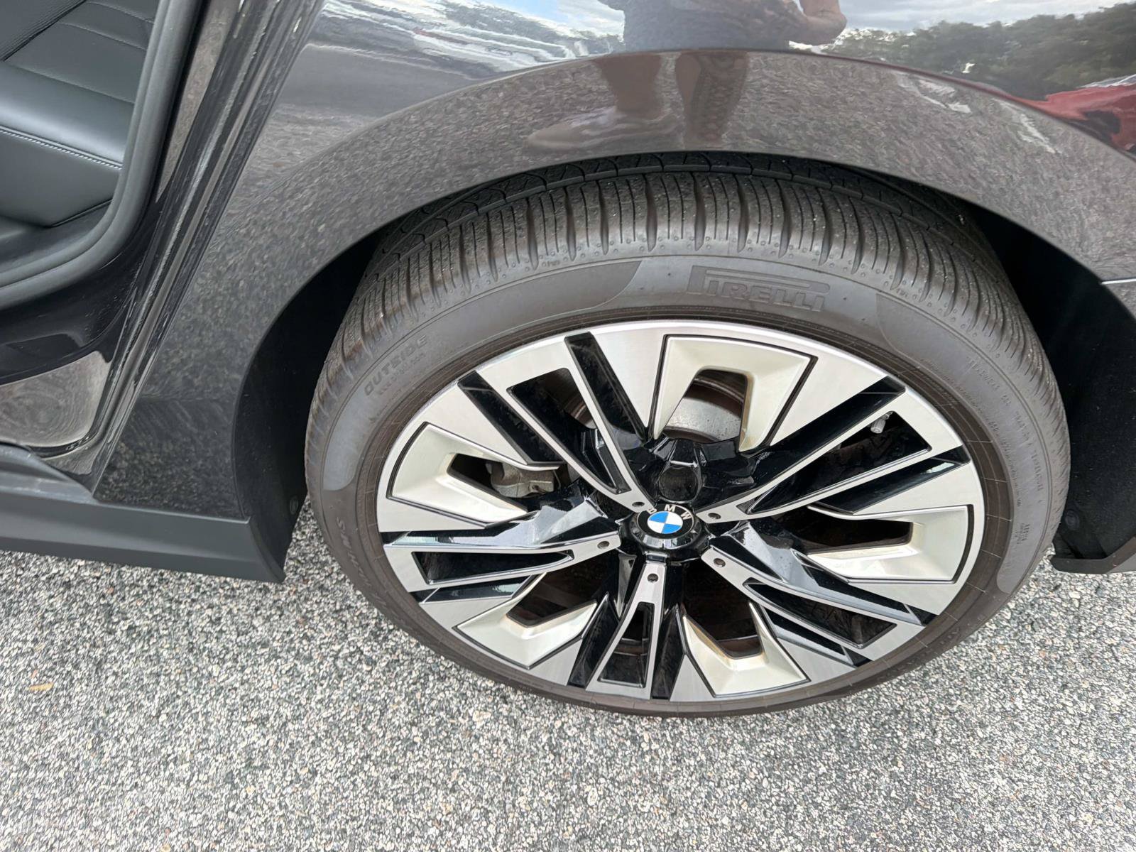 Used 2025 BMW 530i RWD image 11