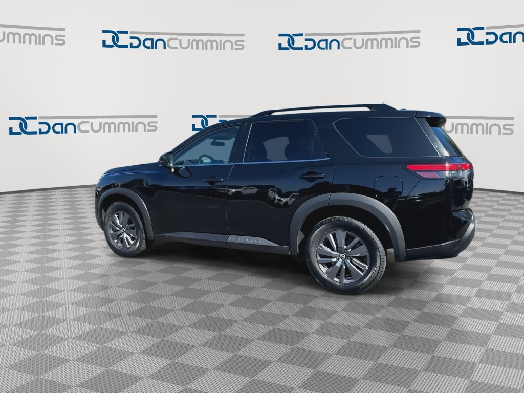 Used 2024 Nissan Pathfinder SV AWD/4WD image 6