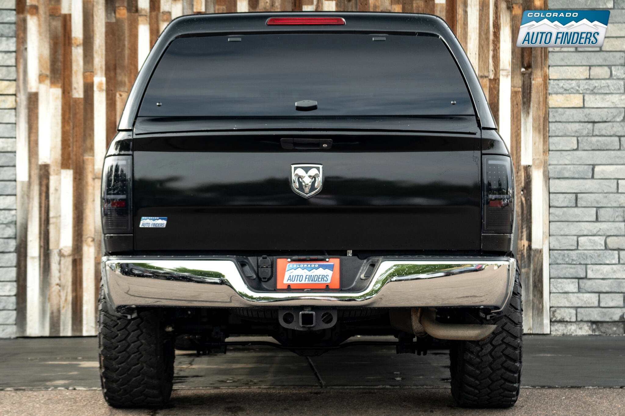 Used 2017 RAM 1500 Classic SLT image 5