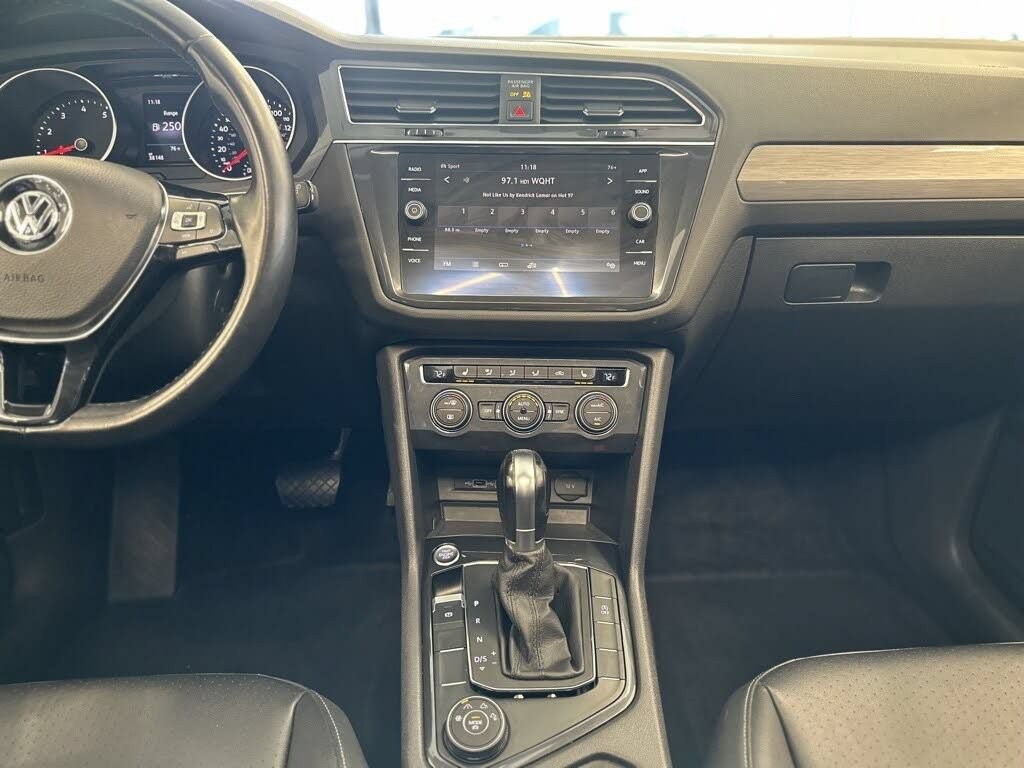 Used 2019 Volkswagen Tiguan SE w/ Panoramic Sunroof Package AWD/4WD image 22