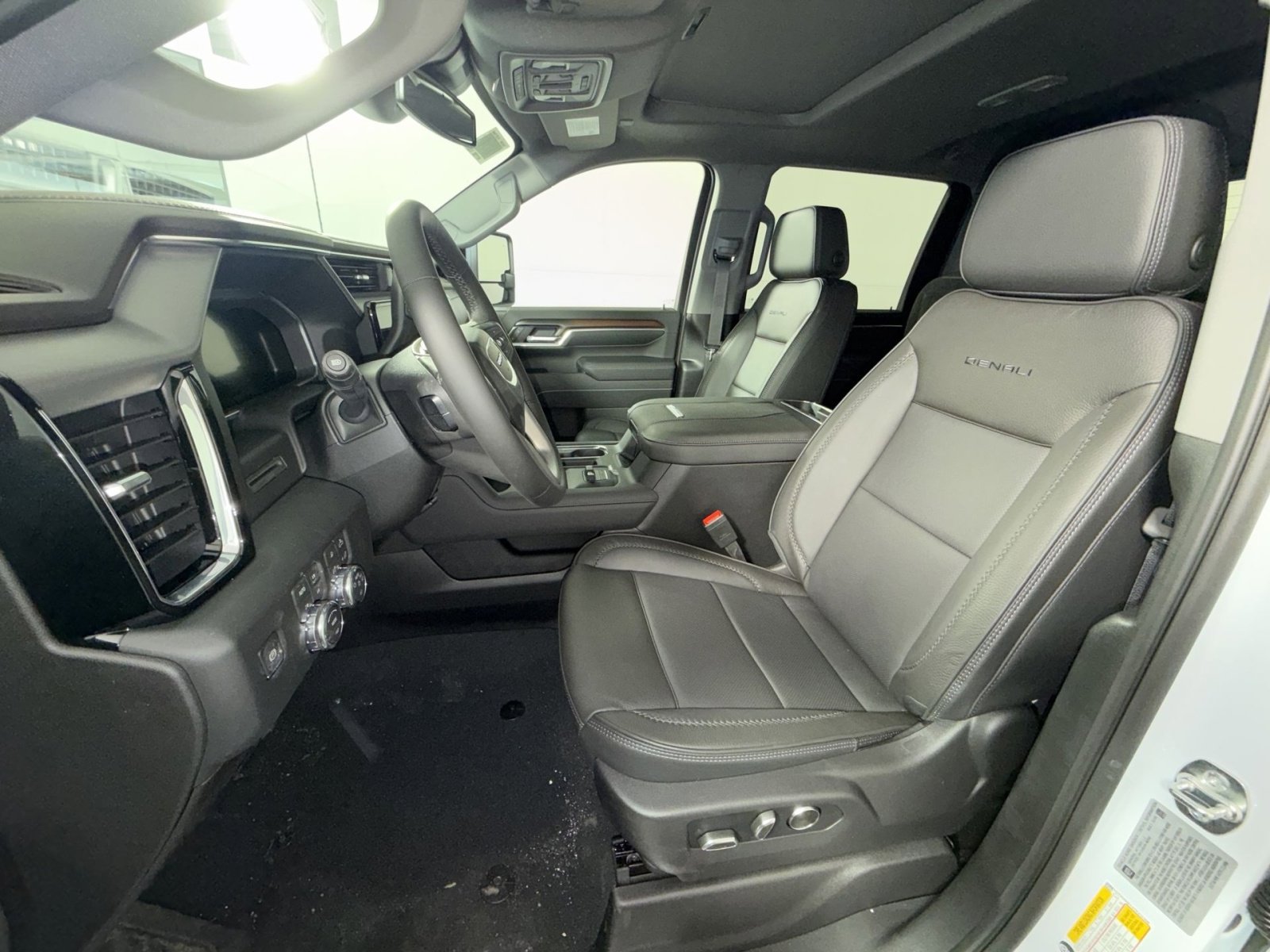 New 2026 GMC Sierra 3500 Denali AWD/4WD image 13