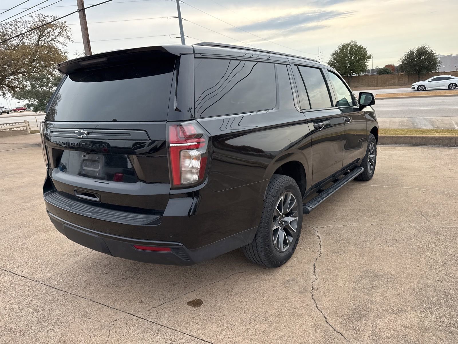 Used 2024 Chevrolet Suburban Z71 w/ Luxury Package image 7