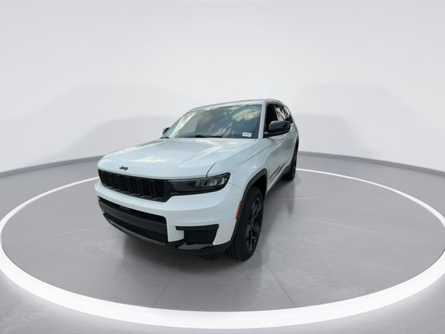 Used 2022 Jeep Grand Cherokee L Laredo RWD image 4