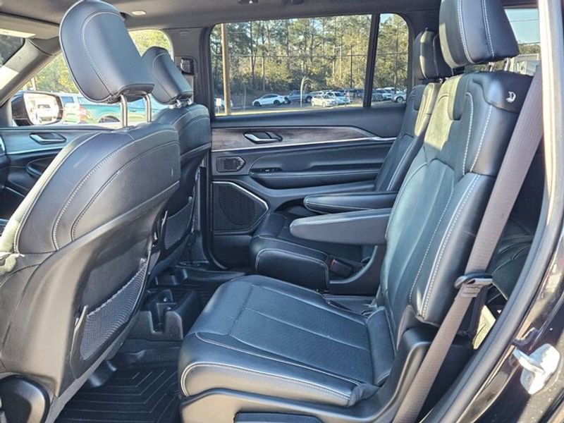 Used 2023 Jeep Grand Cherokee L Overland image 7