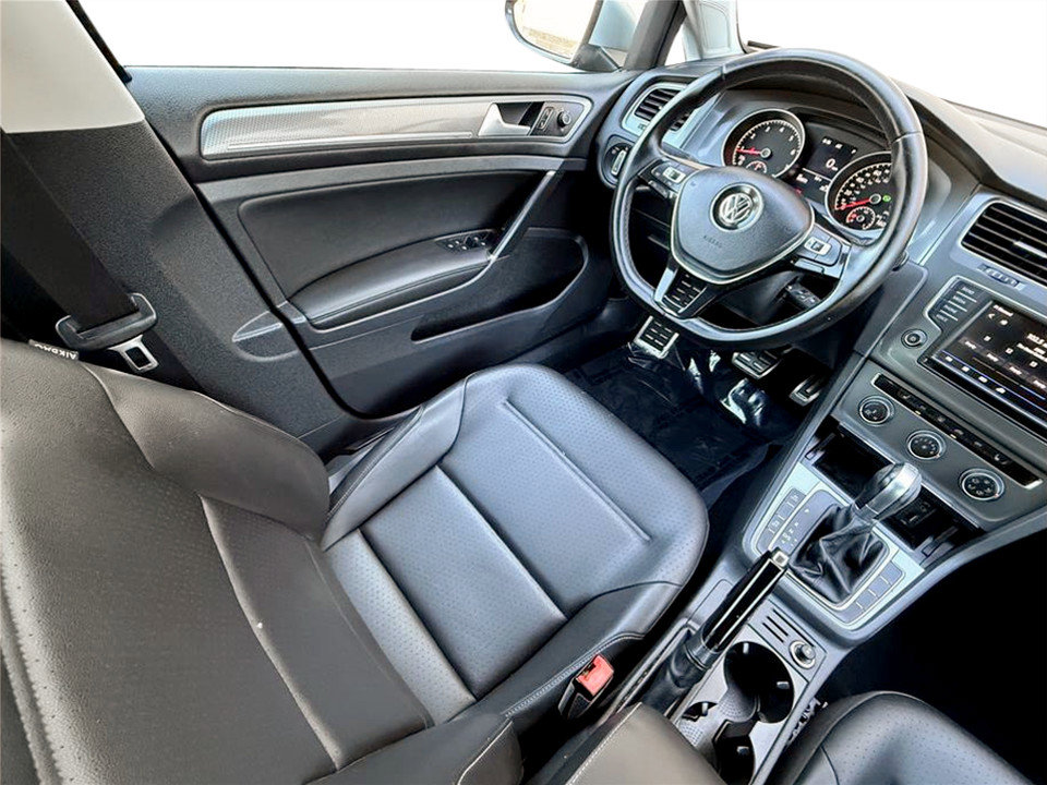 Used 2017 Volkswagen Golf Alltrack S image 26