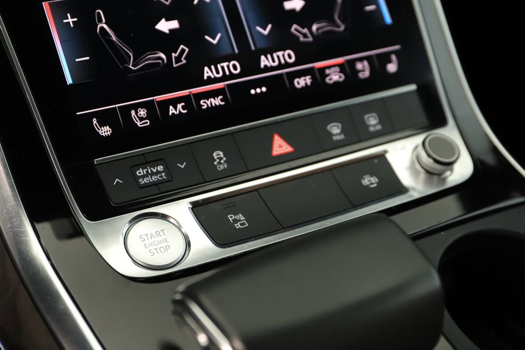 Used 2019 Audi Q8 Premium Plus w/ Premium Plus AWD/4WD image 28
