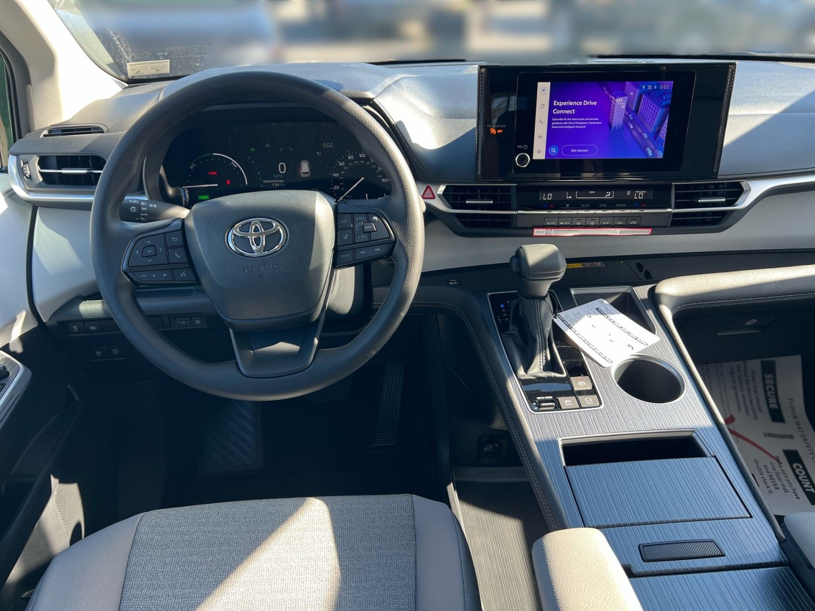 New 2026 Toyota Sienna LE FWD image 18