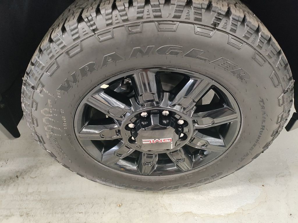 New 2026 GMC Sierra 2500 AT4 w/ Technology Package image 4