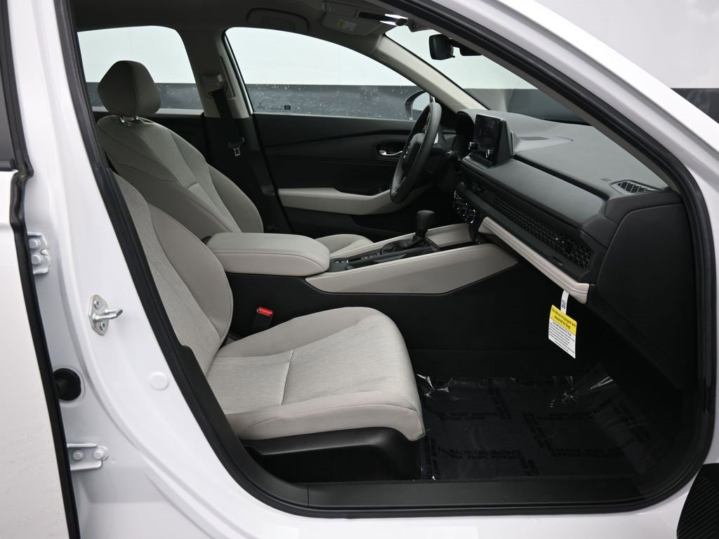 Certified 2025 Honda Accord LX image 39