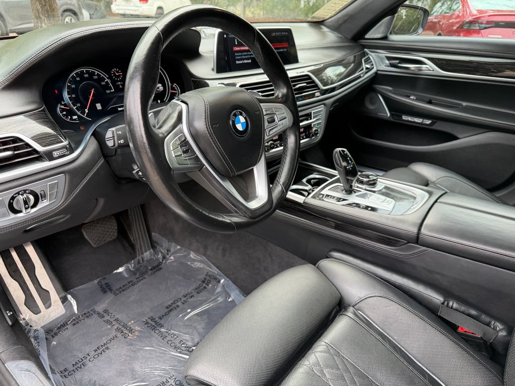 Used 2018 BMW 750i RWD image 23