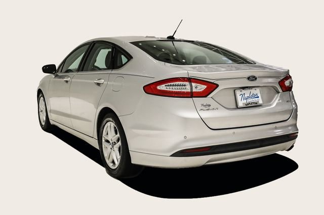 Used 2015 Ford Fusion SE image 8