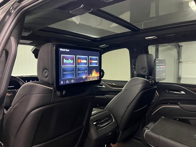 Used 2024 Cadillac Escalade Sport Platinum w/ LPO, ONYX Package AWD/4WD image 16