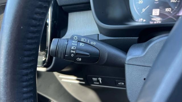 Used 2019 Volvo XC40 T5 Inscription image 32