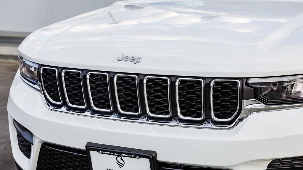 New 2025 Jeep Grand Cherokee Laredo X w/ Luxury Tech Group I image 6